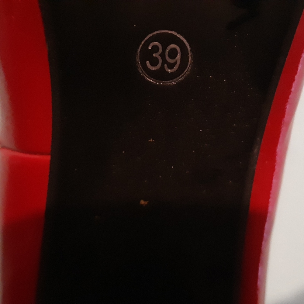Lipstick Red Pumps - Picture 5 of 6